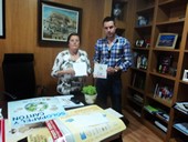 Entre los escolares de Rioja se  distribuirán los 200 libros recibidos por el Ayuntamiento