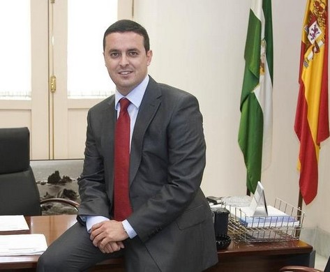 166025_378181478907538_1955252115_n