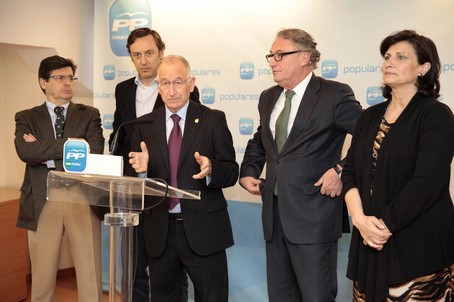 AMAT EN RUEDA PRENSA