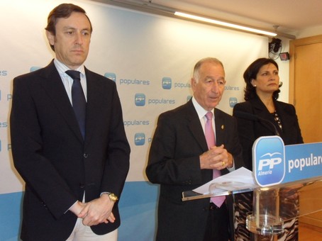 AMAT EN RUEDA PRENSA