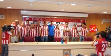 medios con camisetas
