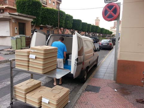 130704 Servicios de comida de Torrecárdenas a Cruz Roja  (1)