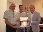 30.9.13.Placa reconocimiento parroco Huercal de Almeria