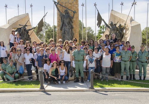 17-10-2013 MUJERES EN LA LEGION FOTO FAMILIA