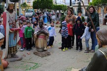 Todos los niños han podido acceder al interior del Belén para ver de cerca el Nacimiento