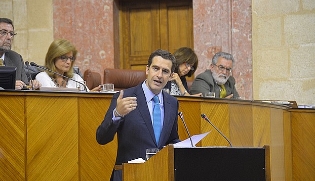 FOTO-MIGUEL-ÁNGEL-CASTELLÓN-HOY-EN-EL-PLENO-PARLAMENTO