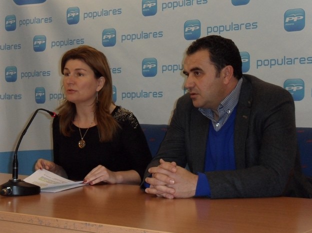 ROSALÍA ESPINOSA Y JOSÉ CARA 2