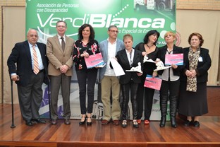 Foto familia entrega premios Meridiana de Verdiblanca