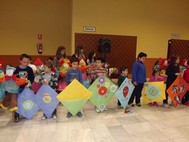 los niños con sus cometas (Copiar)