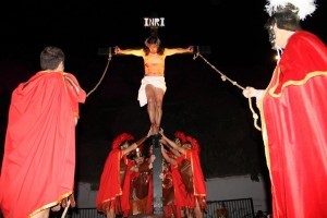 El-momento-de-la-crucifixión-fue-de-gran-realismo-300x200