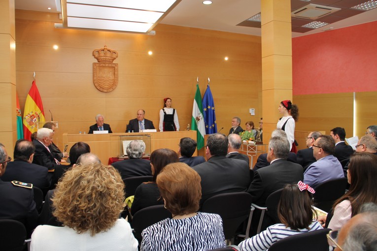 El salón de Plenos ha acogido el acto institucional del Día del Privilegio