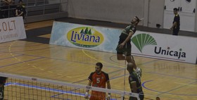 rocamora_saque_semis_play_off