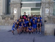 LAS CHICAS DEL COMARCA Y SU ENTRENADOR