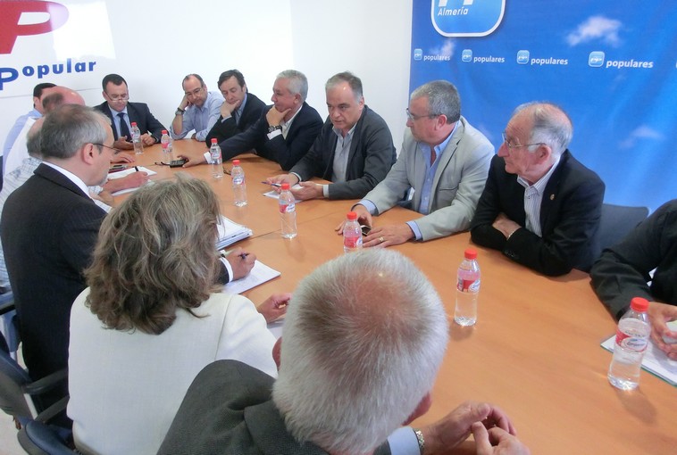 REUNIÓN CON ASOCIACIONES DE BRITÁNICOS AFECTADOS POR VIVIENDAS ALEGALES 3