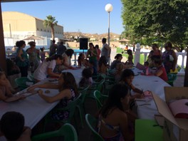 Las actividad de Biblio-piscina ha registrado este verano una alta participación