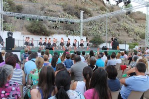 Numeroso público siguió desde el Auditorio al Aire Libre la Muestra de Baile