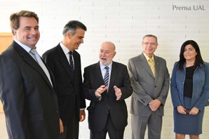 El rector conversando con embajador español Mozambique 291014 copia