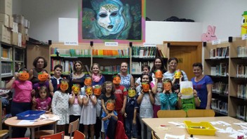 Los niños se transforman en calabazas fantasmagóricas