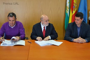 Firma contrato residencia universitaria copy