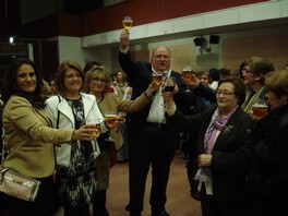 El alcalde realiza el tradicional brindis por las mujeres gadorenses