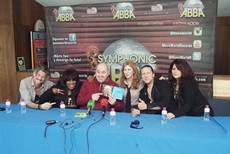 FOTO PRESENTACION ESPECTACULO ABBA EN ROQUETAS1