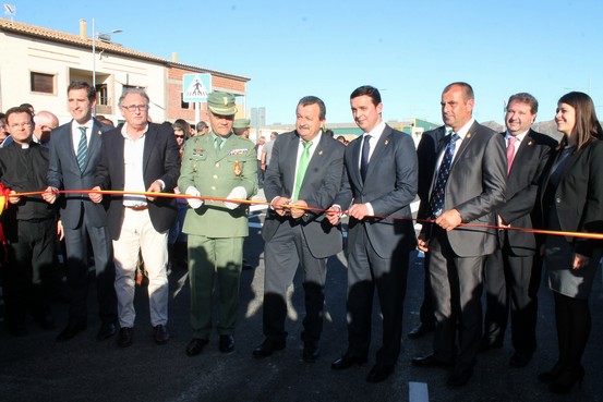 Remodelación antiguo cruce - corte de cinta