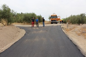 Alcalde y concejales en la visita a los trabajos