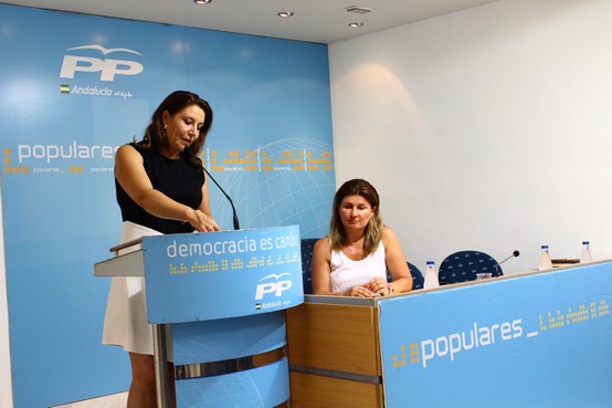 Carmen Crespo y Rosalia Espinosa Rueda de Prensa Residuos Agricolas