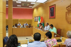 El Pleno Municipal acuerda instar a la Junta a poner en marcha el Aula Matinal y a dotar de mas plazas a la Guardería