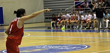 SYNGENTA CB ALMERÍA-SNATTS FEMENI SANT ADRIA 45 SARA SANCHEZ