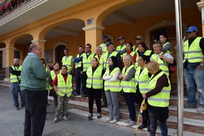 El alcalde da la bienvenida a los 24 nuevos trabajadores contratados