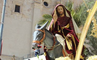 La pocesión de La Borriquita del Domingo de Ramos abre los desfiles procesionales de Semana Santa en la villa de Gádor
