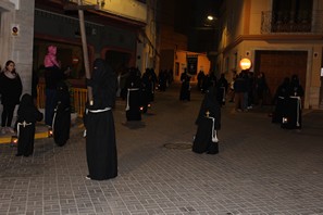 Silencio y recogimiento en las calles de la villa gadorense al paso del Penitencial Viacrucis
