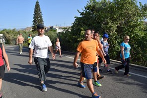 La marcha saludable ha discurrido por la vega de naranjos de Quiciliana7