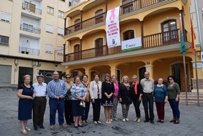 gador-muestra-su-apoyo-y-solidaridad-en-el-dia-mundial-contra-el-cancer-de-mama