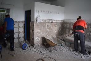 las-obras-incluyen-la-sustitucion-del-revestimiento-en-vestuarios-y-aseos-fontaneria-y-carpinteria