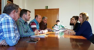 161118-mesa-contratacion-cubierta-pabellon-deportes-adra