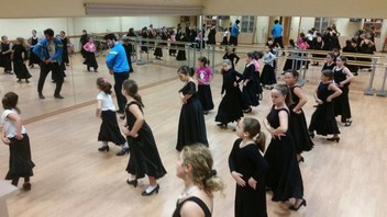 clases-de-flamenco-con-julio-ruiz-en-la-escuela-municipal-de-baile