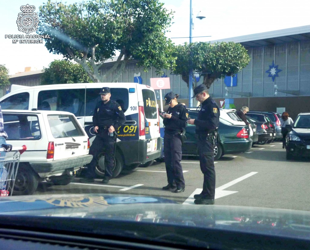 agentes-en-centro-comercial