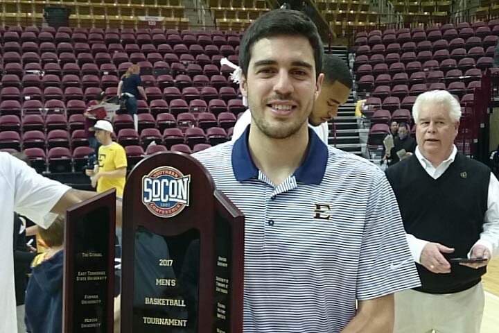 FOTO 1 MARZO 30 ALUMNO BECADO ISEP