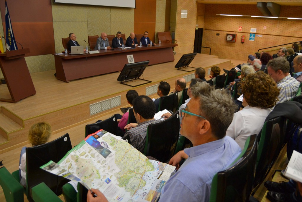 FOTO 1 ABRIL 19 SIXTH ALDOUS HUXLEY SYMPOSIUM