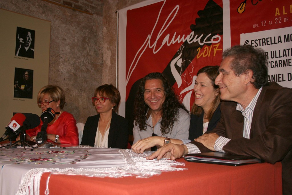 FOTO 1 MAYO 12 PRESENTACION CUR SO VERANO SONANTA 2 TOMATITO