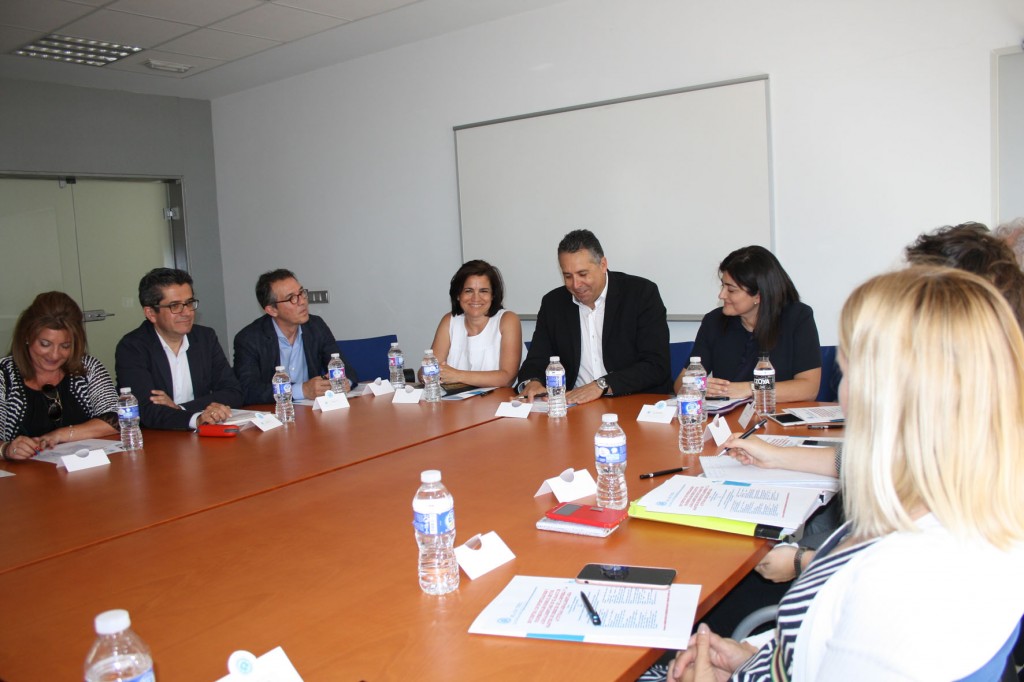 FOTO 2 MAYO 24 REUNION INVESTIGADORESU AL Y PROFESIONALES AGROALIMENTARIOS