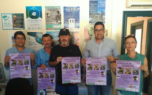 ALEXIS PINEDA, COLABORADORES MANUEL HERNÁNDEZ Y JOSÉ HITA, JUNTO PERSONAL DEL AYTO, ANTONIO CALATRAVA Y CARMEN F.PEÑA