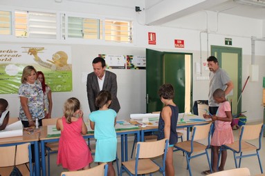 170822 Visita Escuela de Verano 500 Viviendas 02