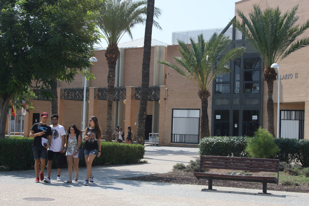 FOTO UAL ENTRE LAS MEJORES UNIVERSIDADES DEL MUNDO