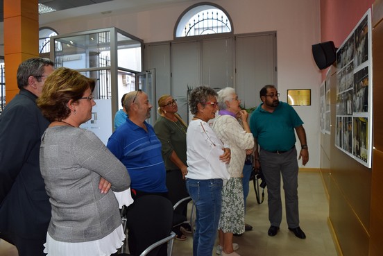 La exposición puede visitarse e el Salón de Plenos del Ayuntamietno de Gádor