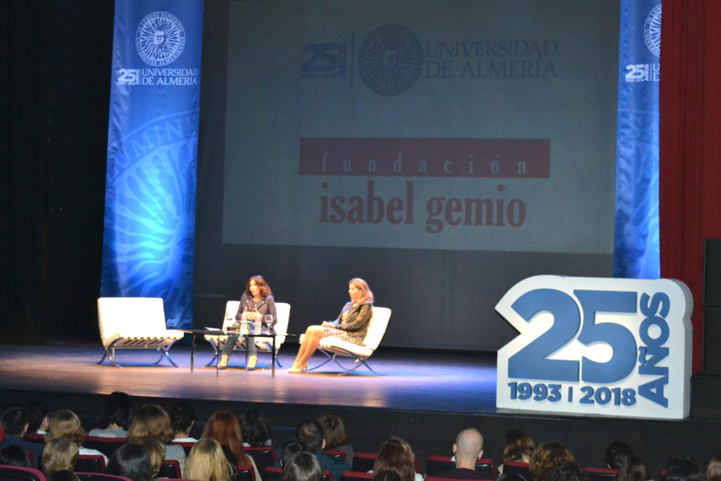 FOTO 1 MARZO 14 2018 CONFERENCIA ISABEL GEMIO