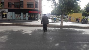 180413 Foto paso peatones Avenida Mediterráneo Gustavo Villapalos