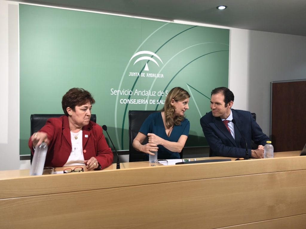 foto mesa rueda de prensa convenio red.es
